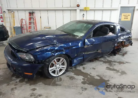 2011 Ford Mustang V6 z USA, uszkodzony, nr VIN 1ZVBP8AM9B5105482